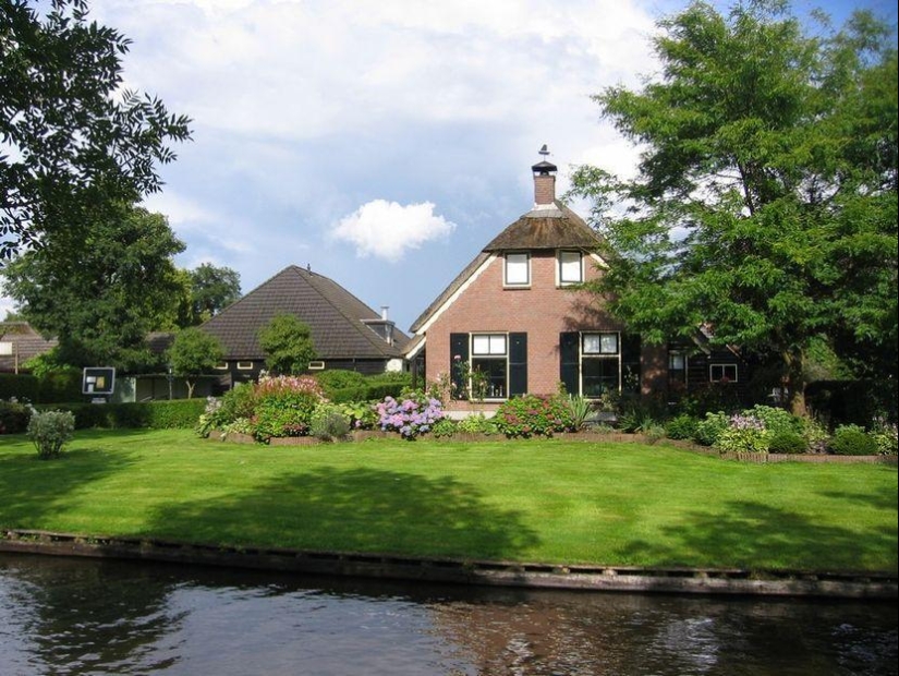 Giethoorn: the amazing Dutch village where there are no roads Giethoorn: the amazing Dutch village where there are no roads