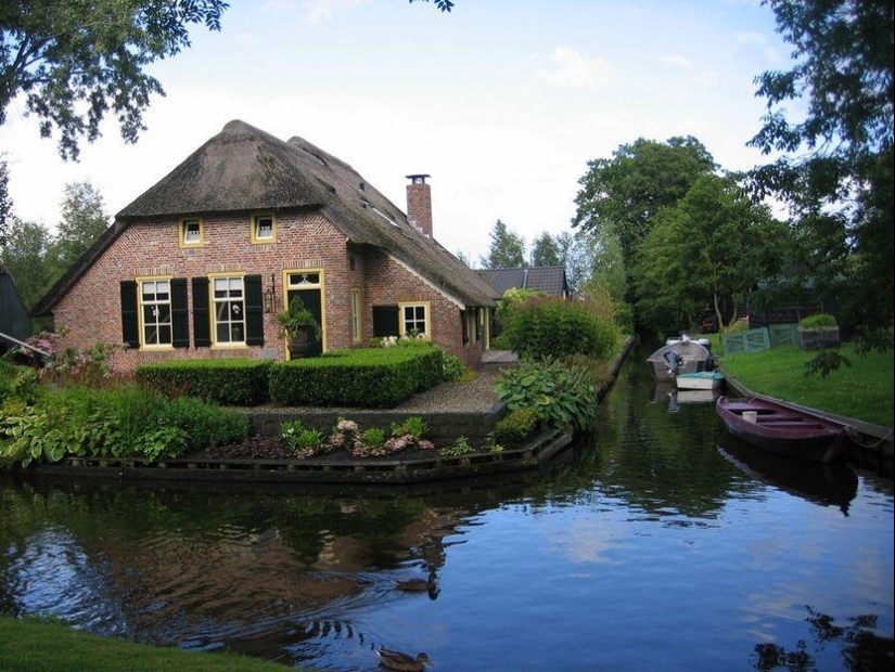Giethoorn: the amazing Dutch village where there are no roads Giethoorn: the amazing Dutch village where there are no roads