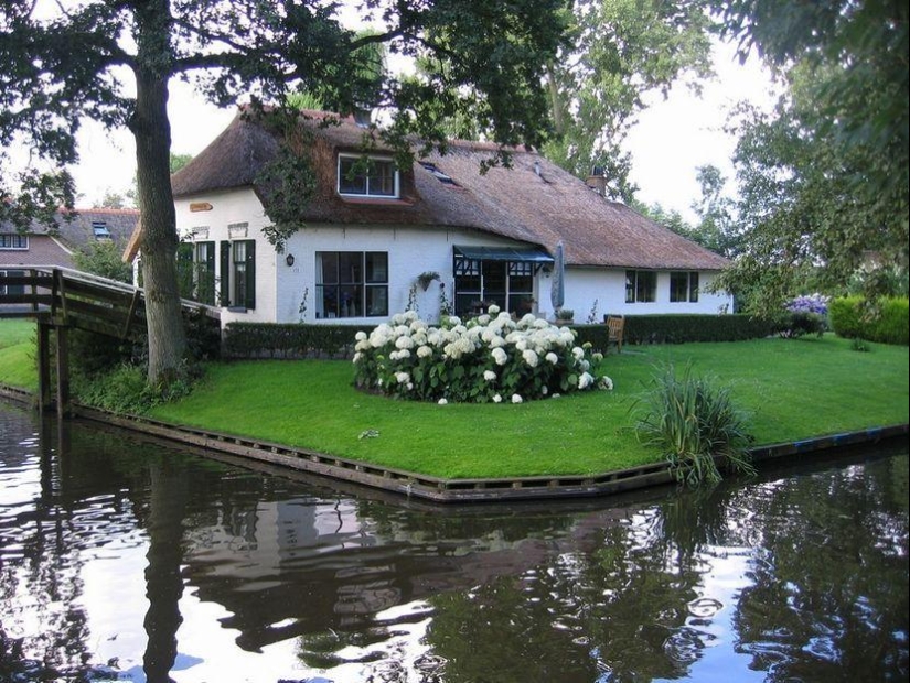 Giethoorn: the amazing Dutch village where there are no roads Giethoorn: the amazing Dutch village where there are no roads