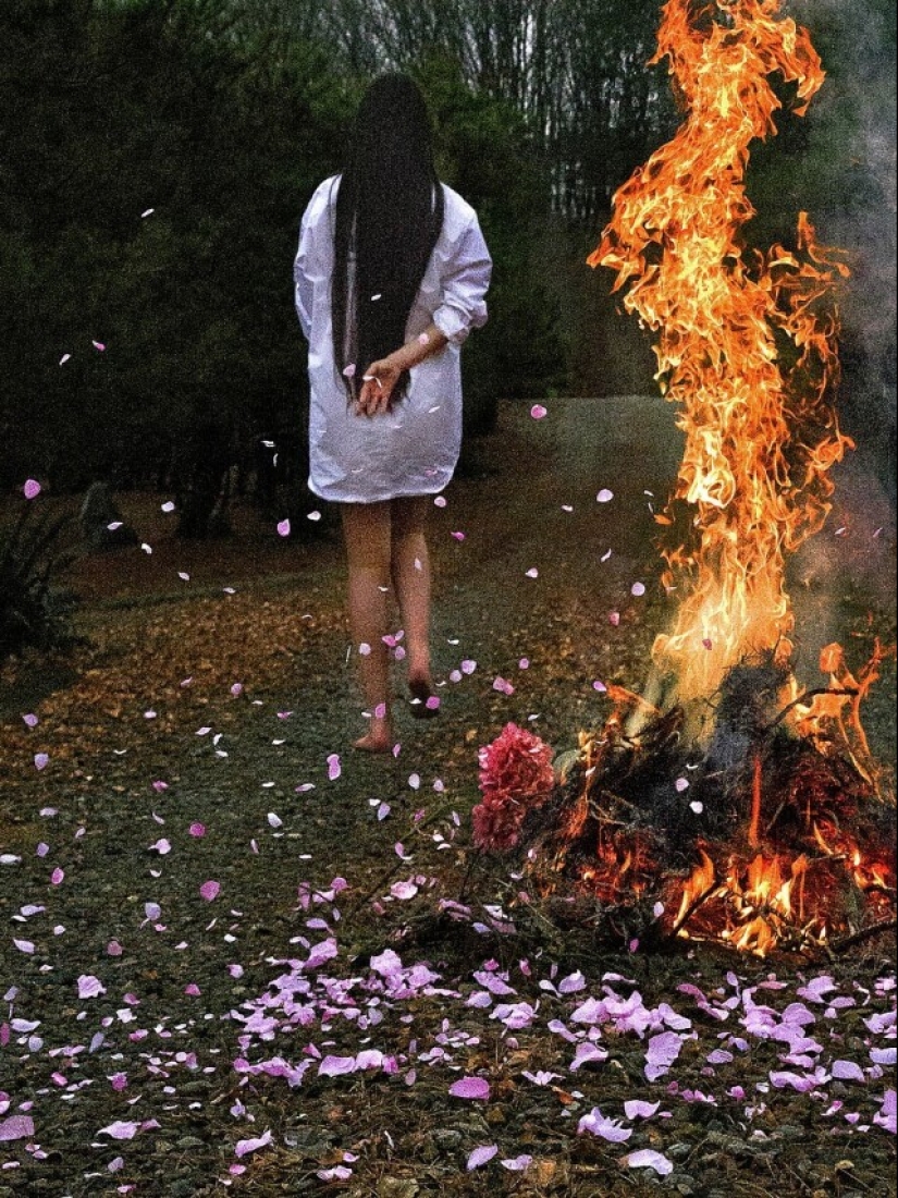 Girl on the Edge: Ahn Jung's Dizzying Self-Portraits