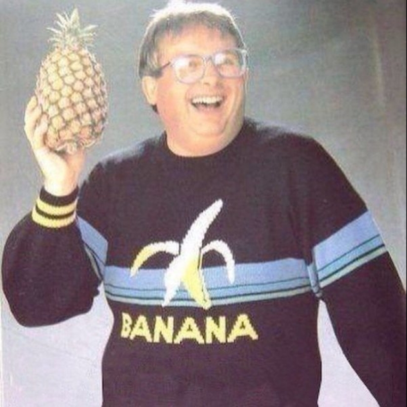 Girls and pineapples: 20+ hot pictures, from which will flow salivating