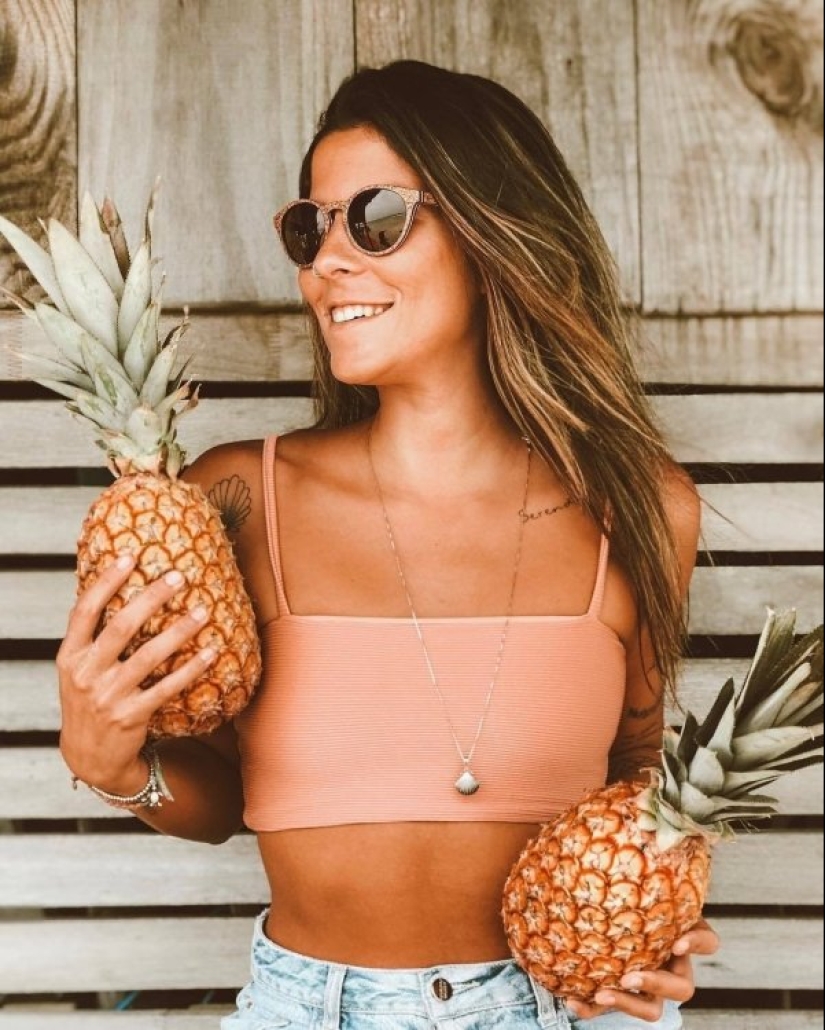 Girls and pineapples: 20+ hot pictures, from which will flow salivating