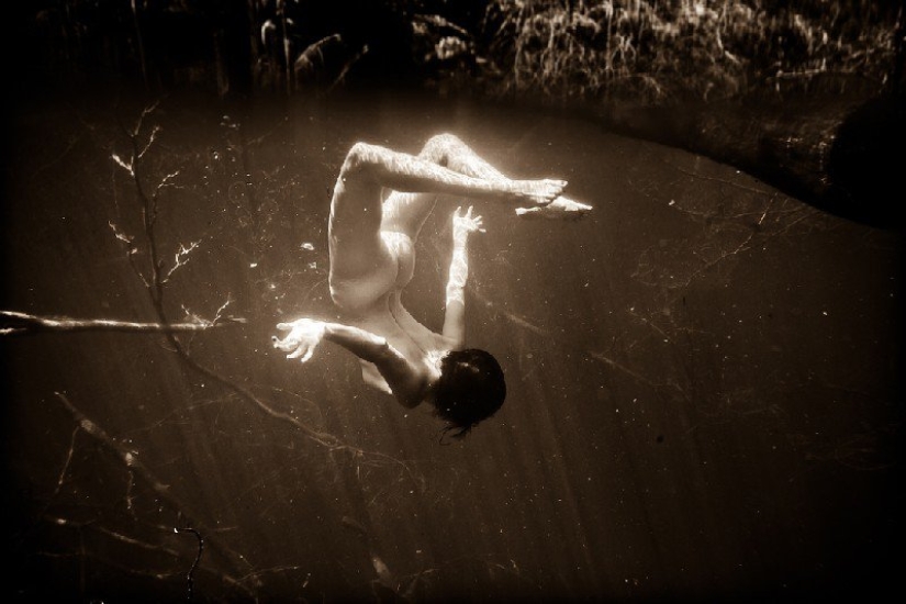 Girls and the absorbing water element by Neil Craver Girls and the absorbing water element by Neil Craver