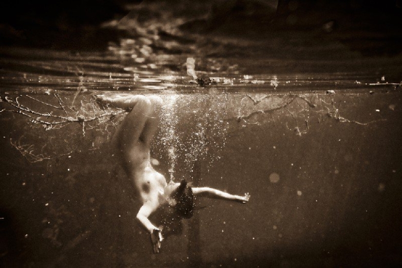 Girls and the absorbing water element by Neil Craver Girls and the absorbing water element by Neil Craver