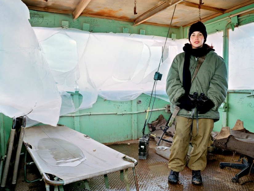 Girls of the Israeli army: a special look at women soldiers in the photos by Rachel Papo
