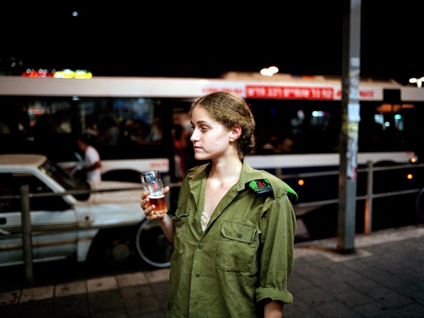 Girls of the Israeli army: a special look at women soldiers in the photos by Rachel Papo