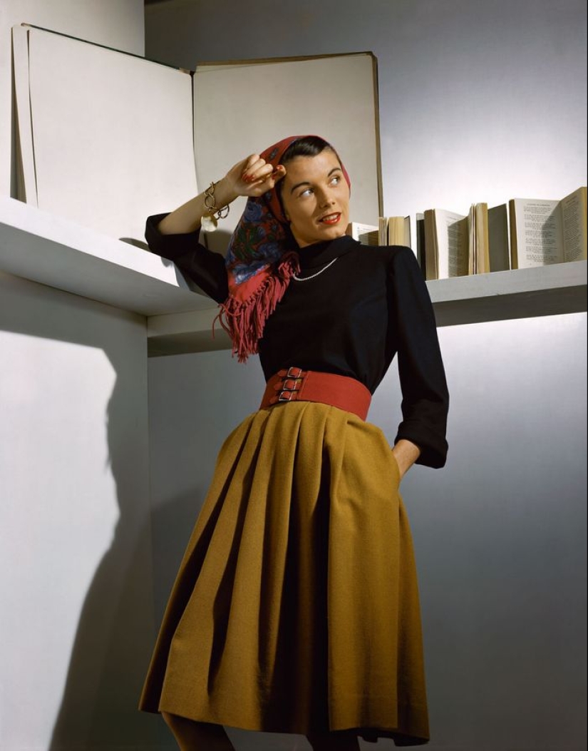 Glamorosos años 40 en color y excelente calidad Glamorosos años 40 en color y excelente calidad