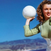 Glamorous 40s in color and excellent quality