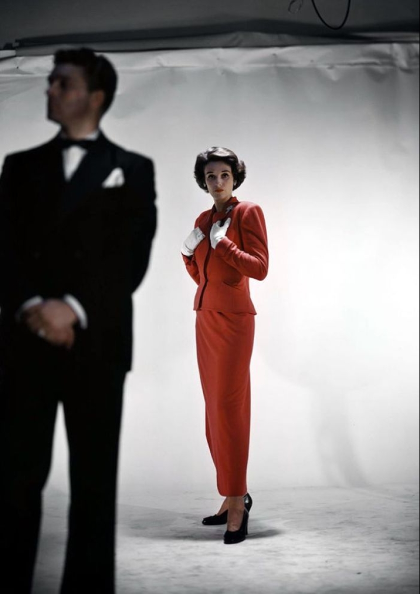 Glamorous 40s in color and excellent quality