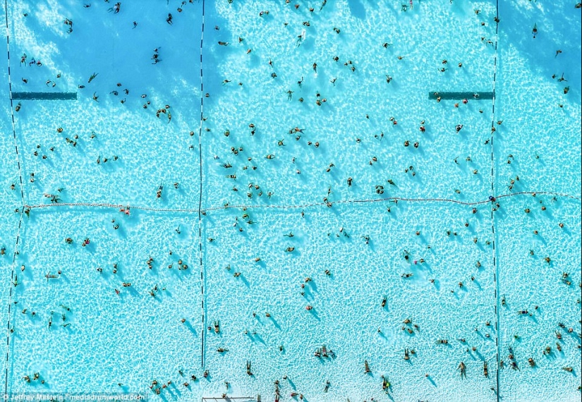 Glance from heaven to "the Big Apple" and "City of angels" Glance from heaven to "the Big Apple" and "City of angels"