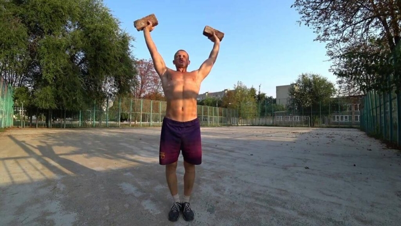 “Going to the River” - how the video appeared, which was included in the “golden fund” of RuNet memes