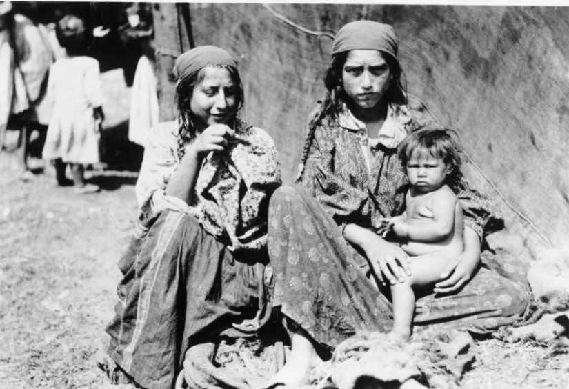 Gypsy happiness: what diseases have nomadic people developed immunity to