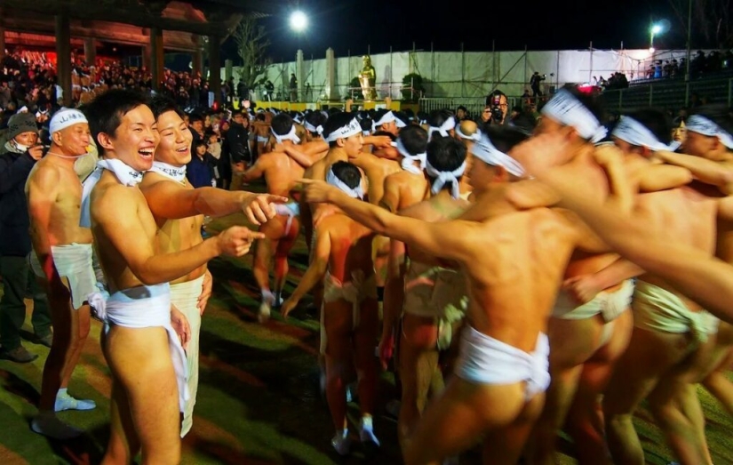 Hadaka matsuri – a celebration of naked men in Japan Hadaka matsuri – a celebration of naked men in Japan