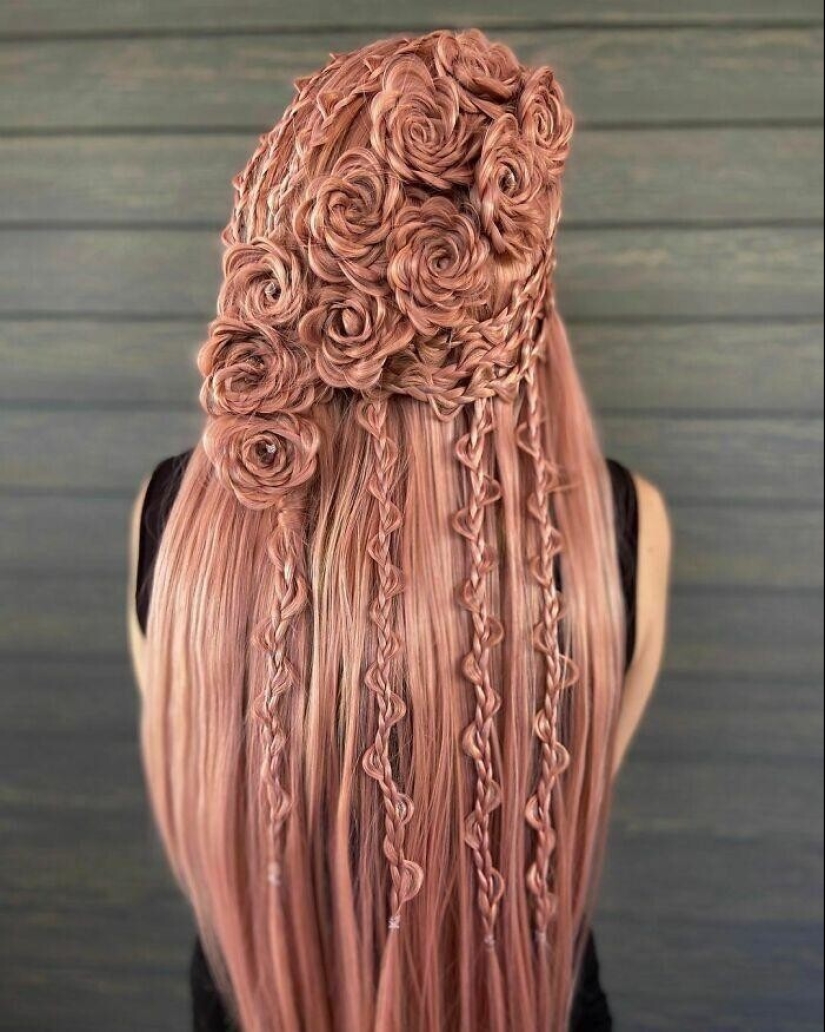 Hairdresser transforms his clients in the heroines of fantasy worlds