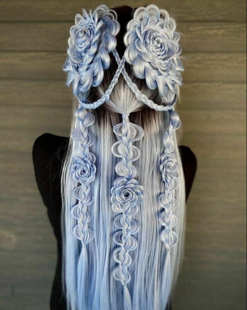 Hairdresser transforms his clients in the heroines of fantasy worlds