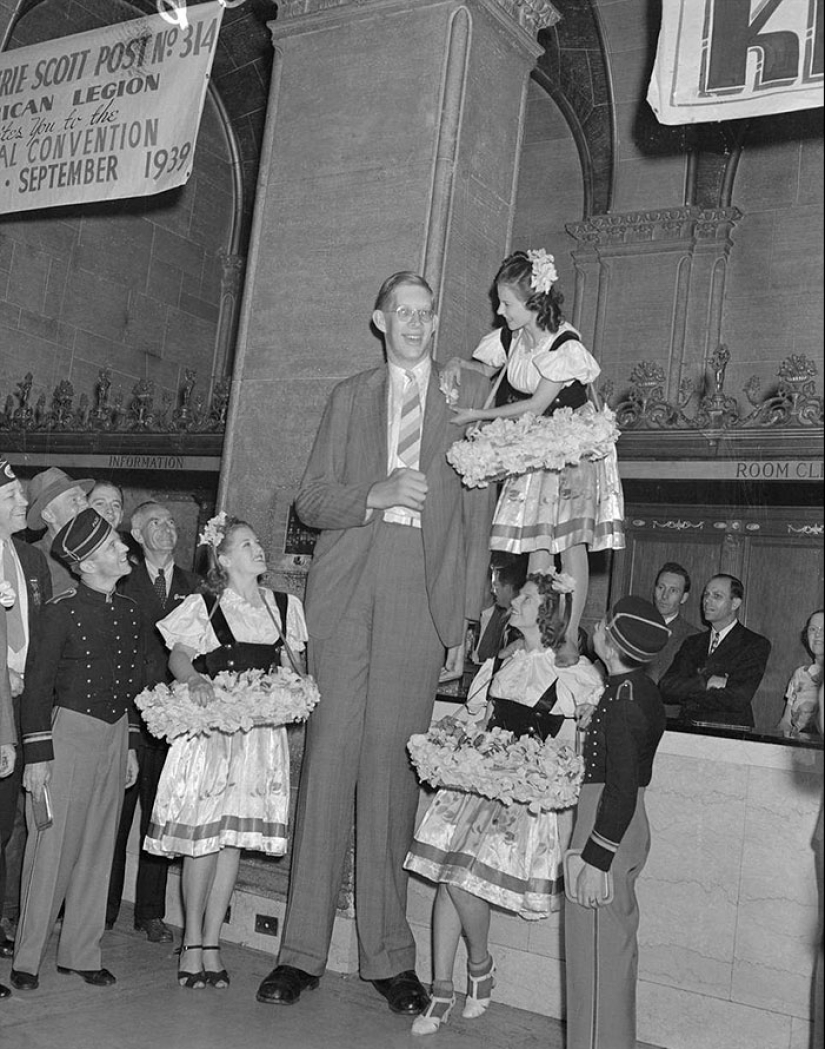 Hay un video que muestra cómo de grande fue Robert Wadlow — el hombre más alto en la historia