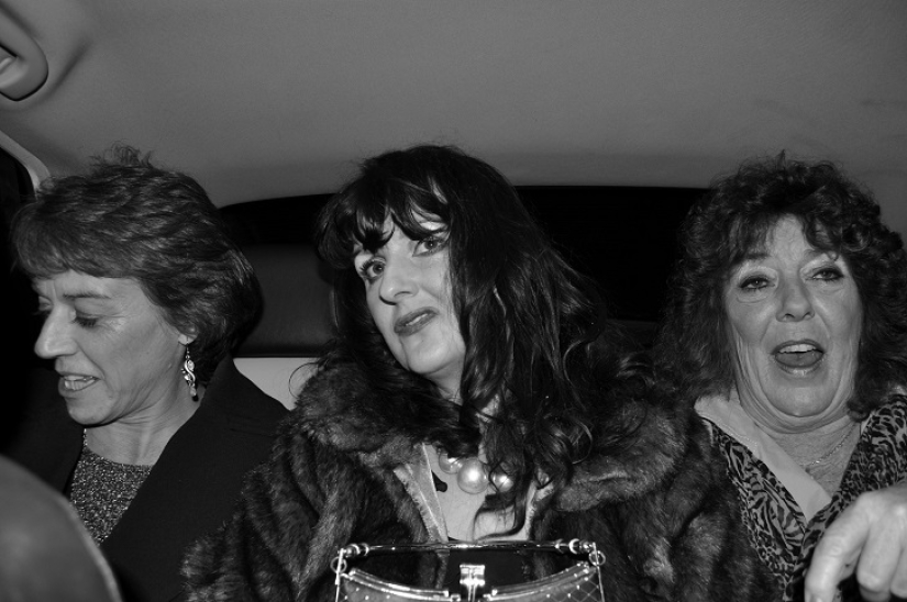 He sees the taxi driver? He sees the taxi driver?