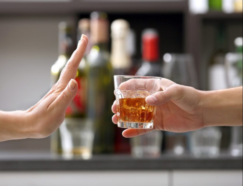 Heart disorders and even death: what medications can not be combined with alcohol