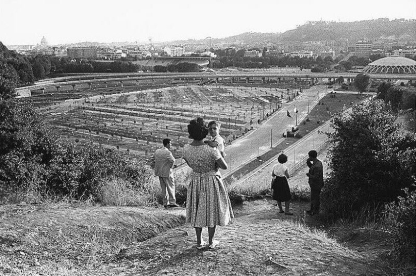 Hermosa Italia de los años 50 y 60 en marcos en blanco y negro de Paolo Di Paolo Hermosa Italia de los años 50 y 60 en marcos en blanco y negro de Paolo Di Paolo