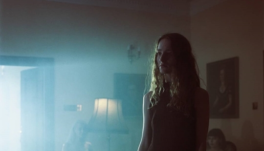 Hermoso, íntimo, surrealista: Titus Poplavsky y sus fotos Hermoso, íntimo, surrealista: Titus Poplavsky y sus fotos