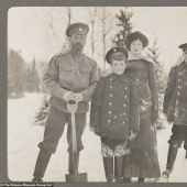 Hiking, hunting, fun games: rare photo captures the everyday life of the Royal family to exile and execution