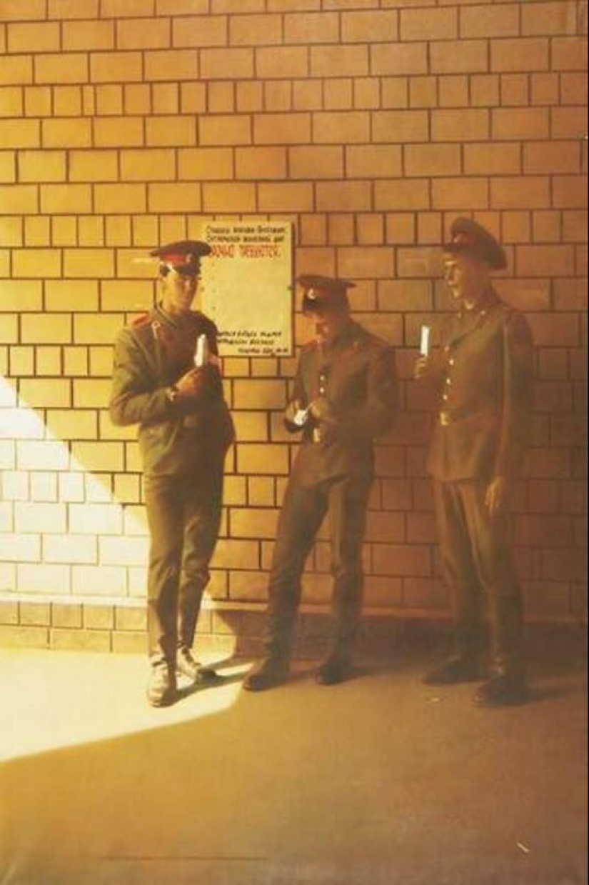 Hiperrealismo Depresivo en las pinturas de la Perestroika de Semyon Faibisovich Hiperrealismo Depresivo en las pinturas de la Perestroika de Semyon Faibisovich