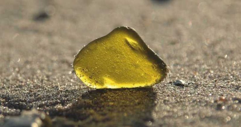 Hirosimites – amazing artifacts created by a nuclear explosion Hirosimites – amazing artifacts created by a nuclear explosion