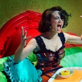 Historias cinematográficas de los suburbios por Miles Aldridge y Todd Hido