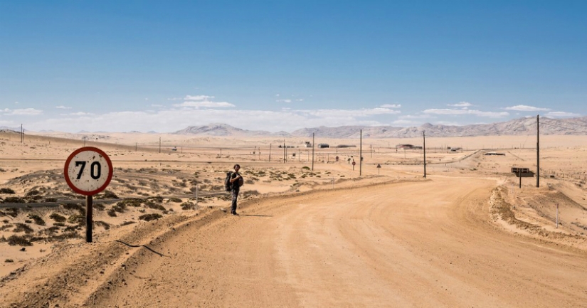 Hitchhiker's guide to the planet: the story of a rebel, traveled the whole world in protest