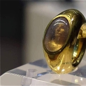 Holographic Carvilio Ring - A Unique Jewelry Masterpiece of Ancient Rome