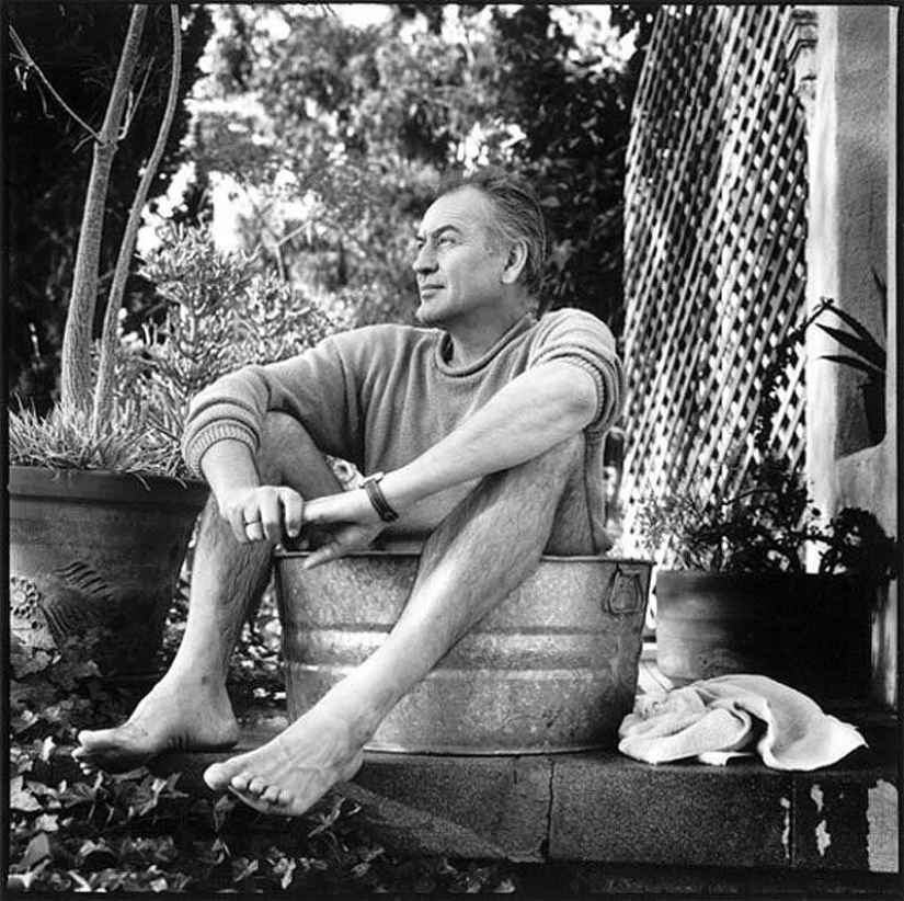 Hombres temprano en la mañana