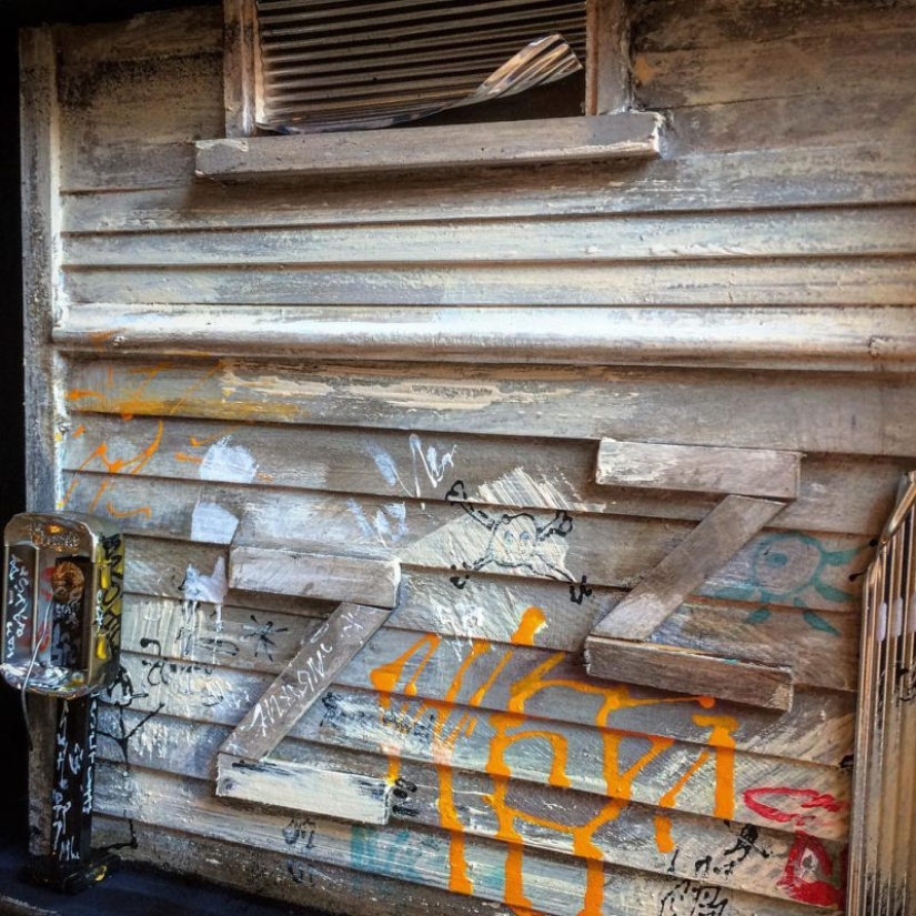 Honey, I shrunk the beer: American miniature makes an exact copy of bars