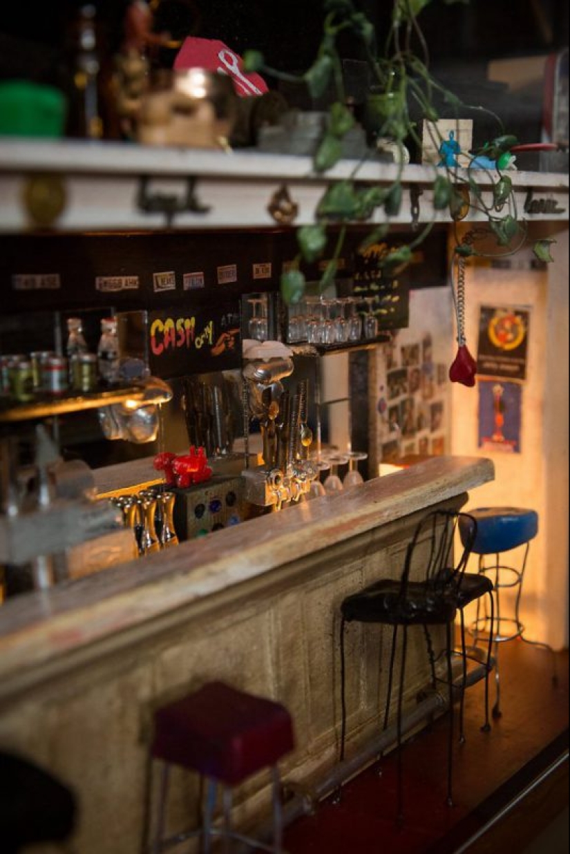 Honey, I shrunk the beer: American miniature makes an exact copy of bars