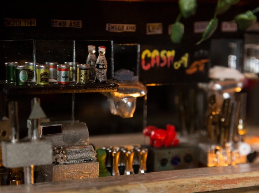 Honey, I shrunk the beer: American miniature makes an exact copy of bars
