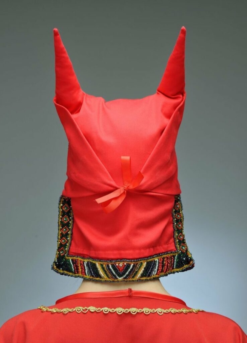 "Horned kichka": why women in Russia wore hats with horns "Horned kichka": why women in Russia wore hats with horns