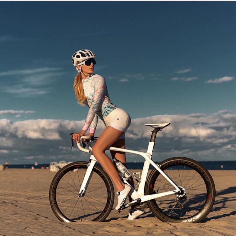 Hot Babes and bikes — the perfect combination Hot Babes and bikes — the perfect combination