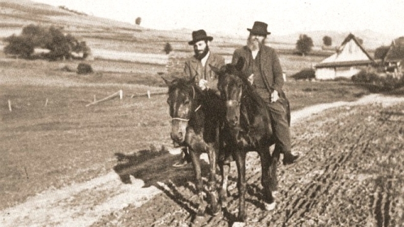 How and when did the Jews appear in Russia