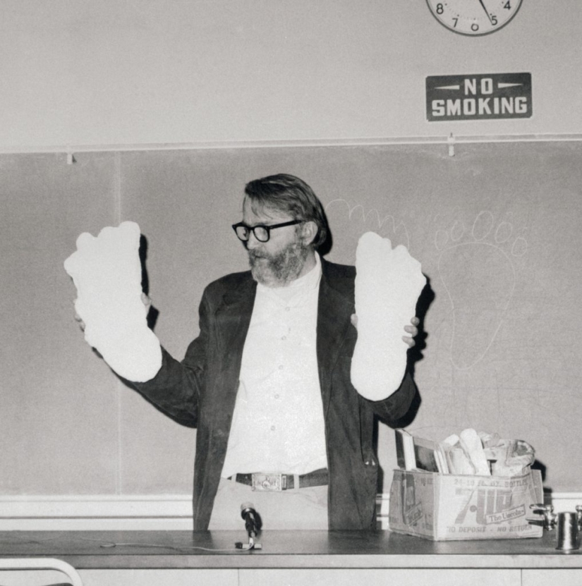 How anthropologist Grover Krantz and his Dog Clyde became Museum exhibits How anthropologist Grover Krantz and his Dog Clyde became Museum exhibits