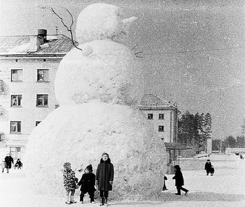 How did the custom of clinking glasses appear