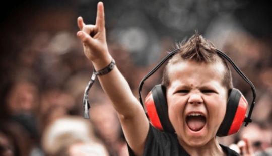 How did the "goat" gesture appear and what does it mean How did the "goat" gesture appear and what does it mean