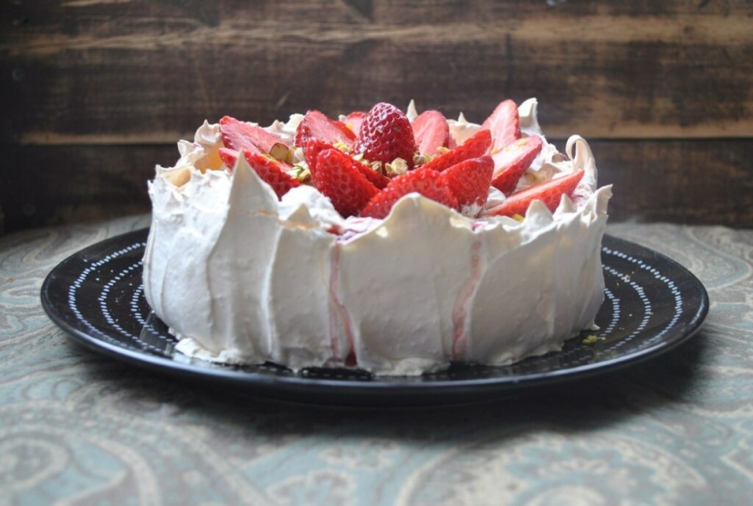 How did the Pavlova cake appear and how is it connected with the great Russian ballerina How did the Pavlova cake appear and how is it connected with the great Russian ballerina