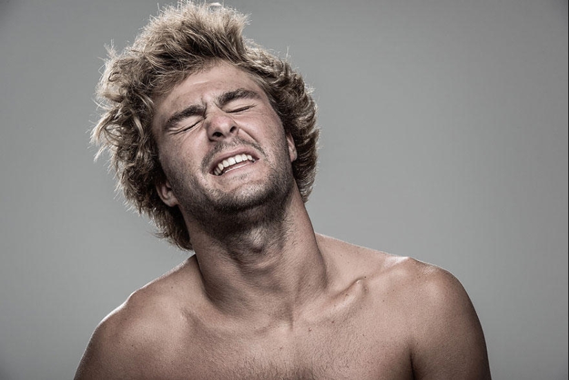 How do people react to being hit with a stun gun How do people react to being hit with a stun gun