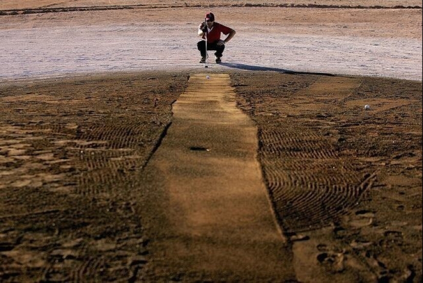 How do the inhabitants of Coober Pedy live, the city under the ground, which you definitely saw in the movies How do the inhabitants of Coober Pedy live, the city under the ground, which you definitely saw in the movies