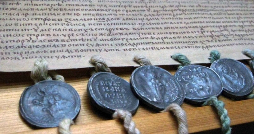 How in different eras people protected the privacy of correspondence and stopped the forgery of documents How in different eras people protected the privacy of correspondence and stopped the forgery of documents