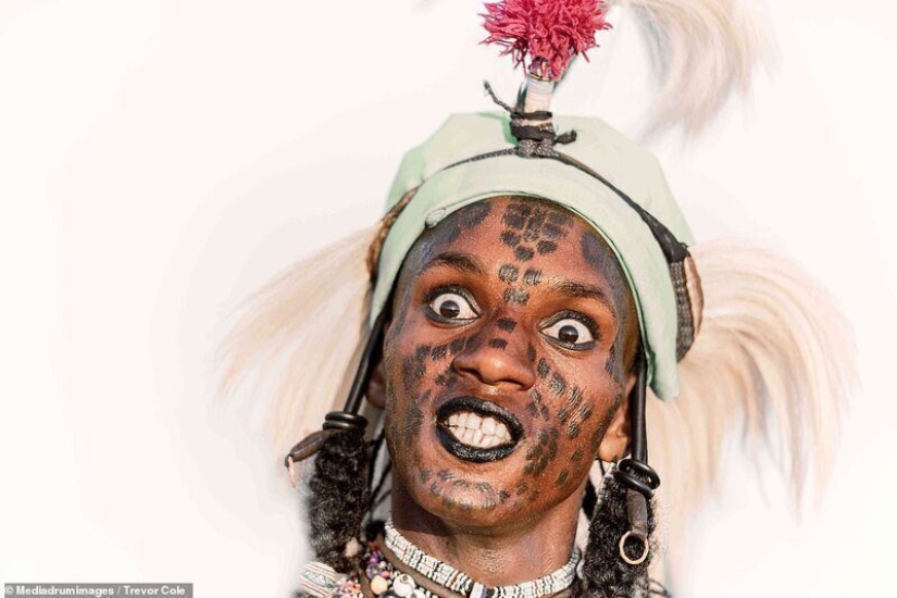 How is a beauty pageant among the men of the tribe wodaabe who judge teen girls