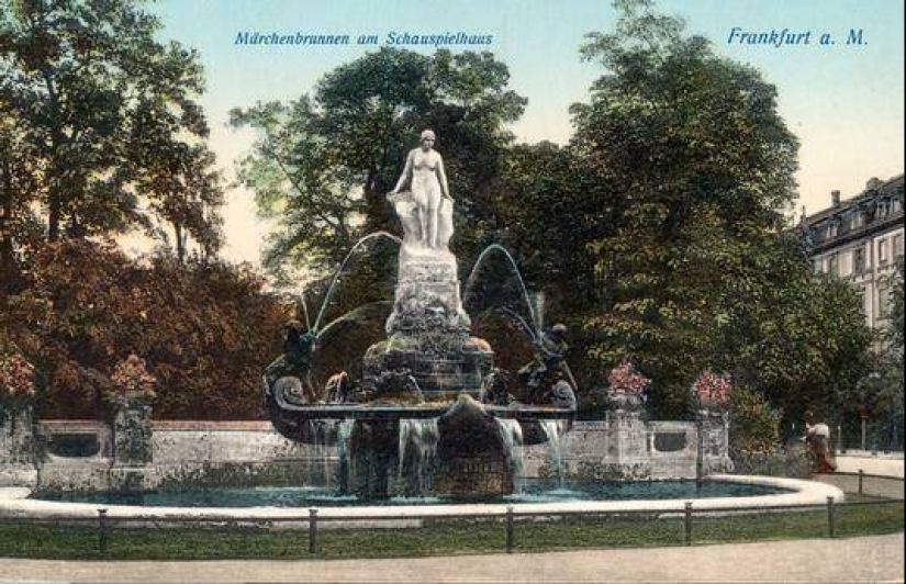 How Mansudae, the world's largest leader factory, works