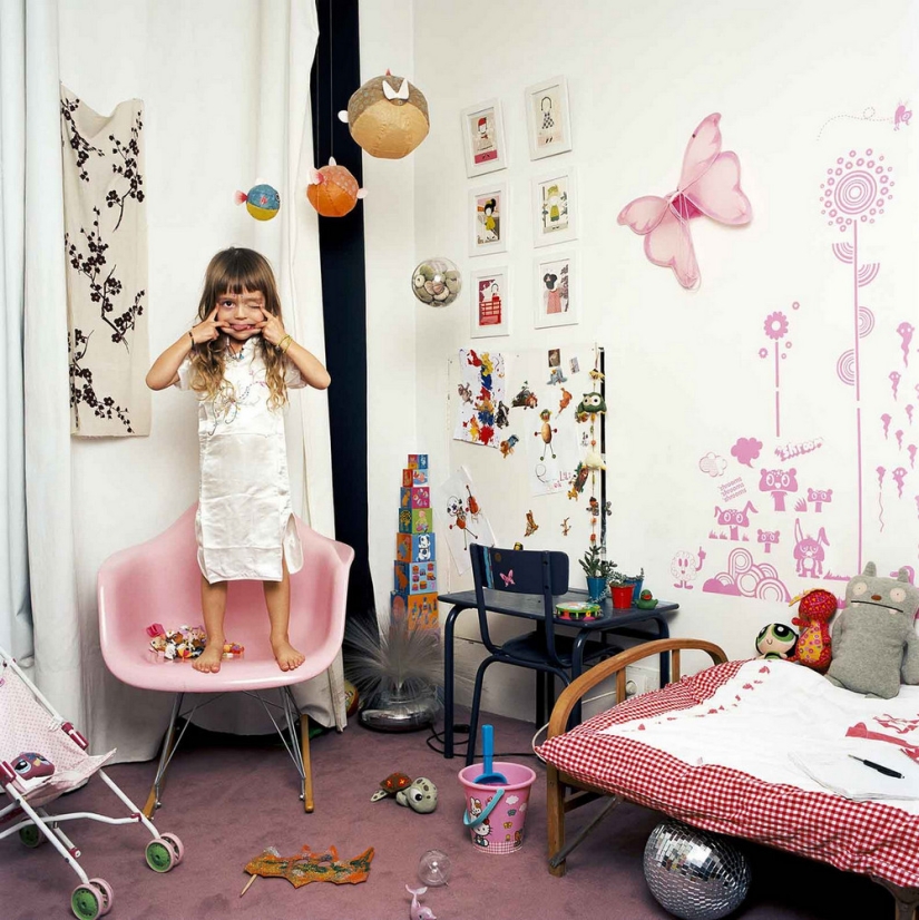 How modern residents of Paris live:" 75 Parisians " by Baudouin How modern residents of Paris live:" 75 Parisians " by Baudouin