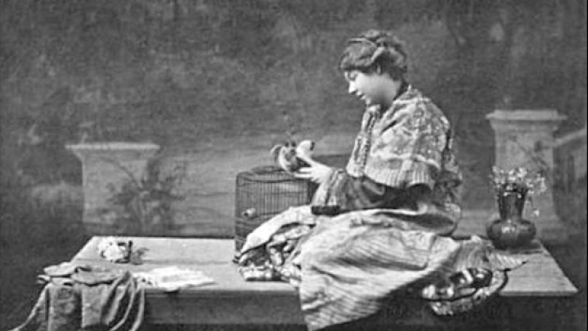 How the Classic Rider-Waite Tarot Deck was Born — The Story of Pamela "Pixie" Coleman-Smith How the Classic Rider-Waite Tarot Deck was Born — The Story of Pamela "Pixie" Coleman-Smith