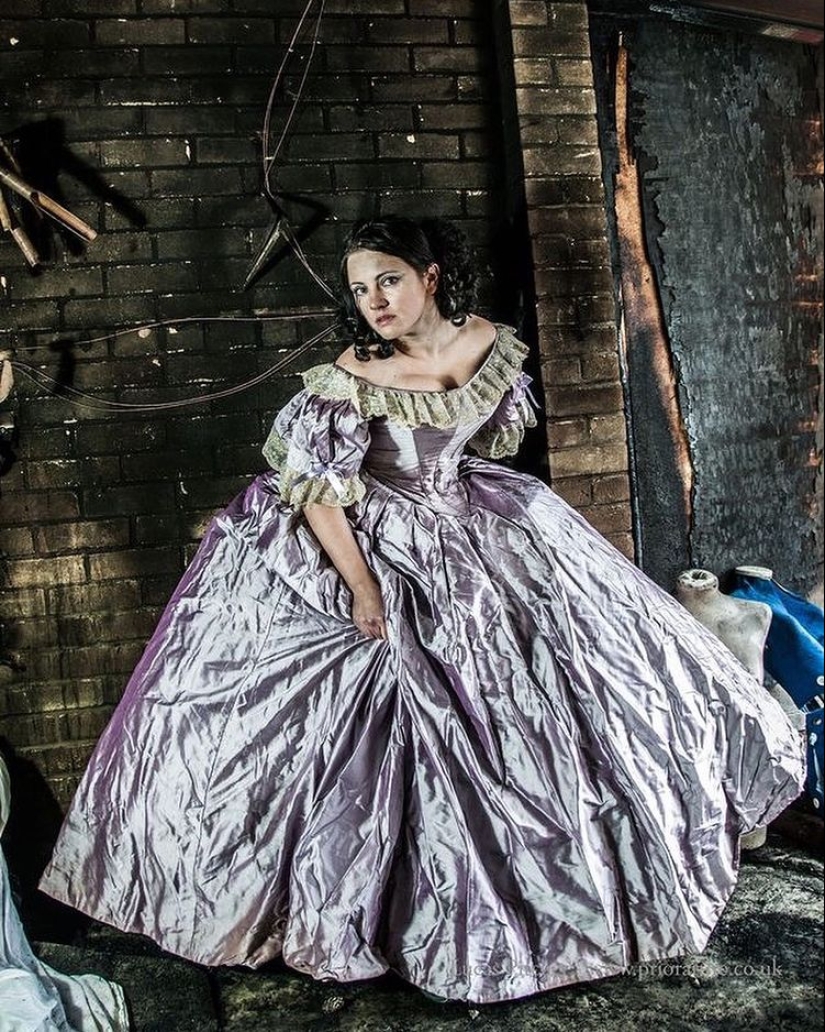 How the ladies of the 19th century went to the toilet in their crinolines — the historian tells and shows How the ladies of the 19th century went to the toilet in their crinolines — the historian tells and shows