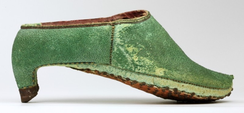 How the legendary red sole appeared on Louboutin shoes How the legendary red sole appeared on Louboutin shoes